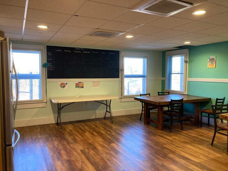 More Photos Of 220 Danville Corner Rd, Auburn Assisted Living For Lease