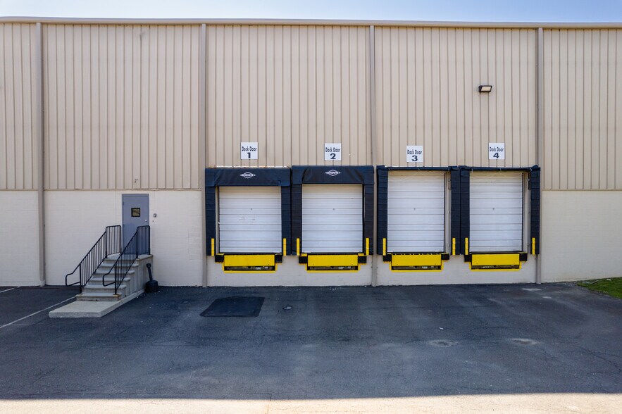 More Photos Of 2530 Pearl Buck Rd, Bristol Warehouse For Lease