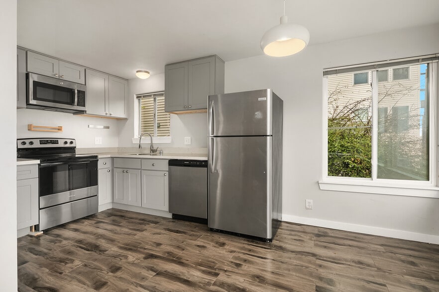More Photos Of 855 W Nickerson St, Seattle Apartments For Sale