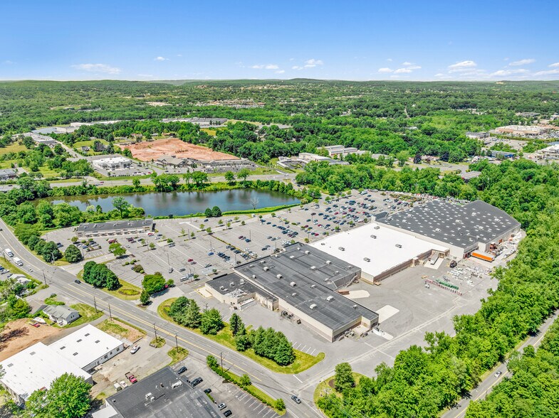 More Photos Of 225-273 Wilbur Cross Hwy, Berlin Unknown For Lease