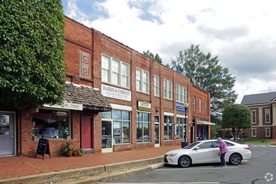 More Photos Of 44 Hillsboro St, Pittsboro Storefront Retail Office For Lease