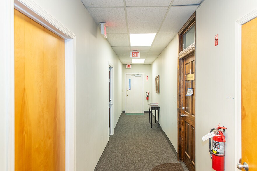 More Photos Of 59 E Mill Rd, Long Valley Office For Sale