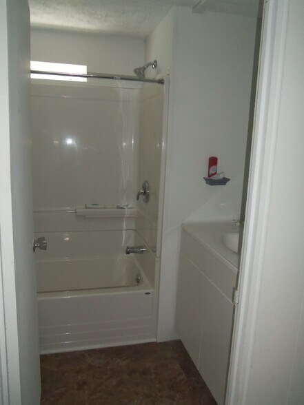 More Photos Of 7544 Rt-31, Lyons Auto Repair For Sale