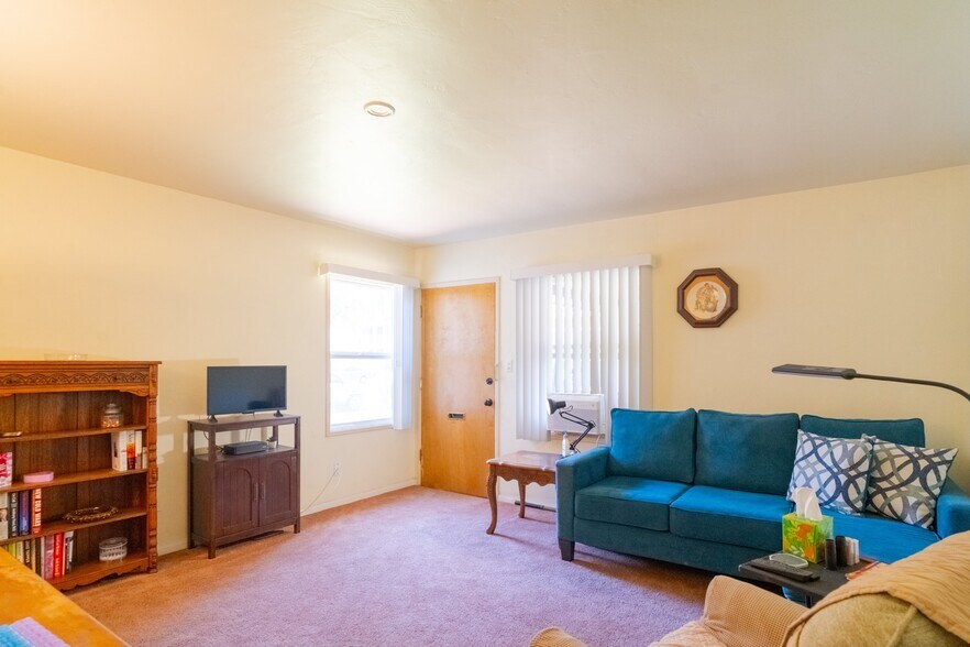 More Photos Of 3139 Reynard Way, San Diego Apartments For Sale