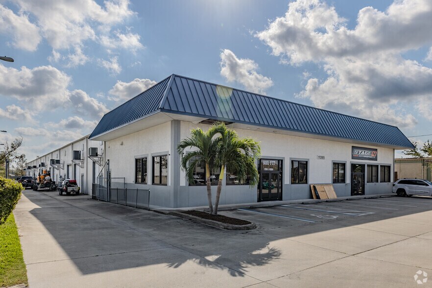 More Photos Of 11395 66th St, Largo Light Distribution For Lease