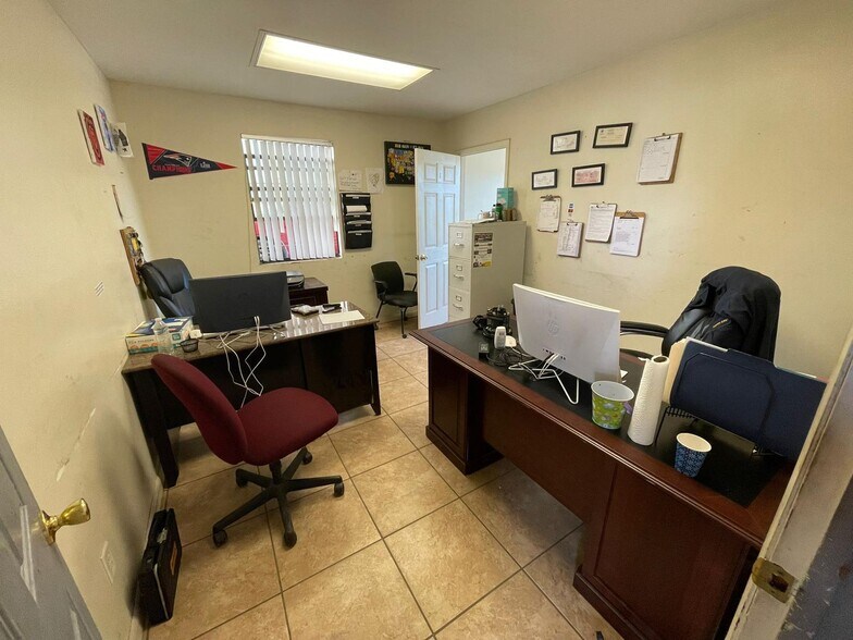 More Photos Of 4712 Old Tampa Hwy, Kissimmee Warehouse For Sale