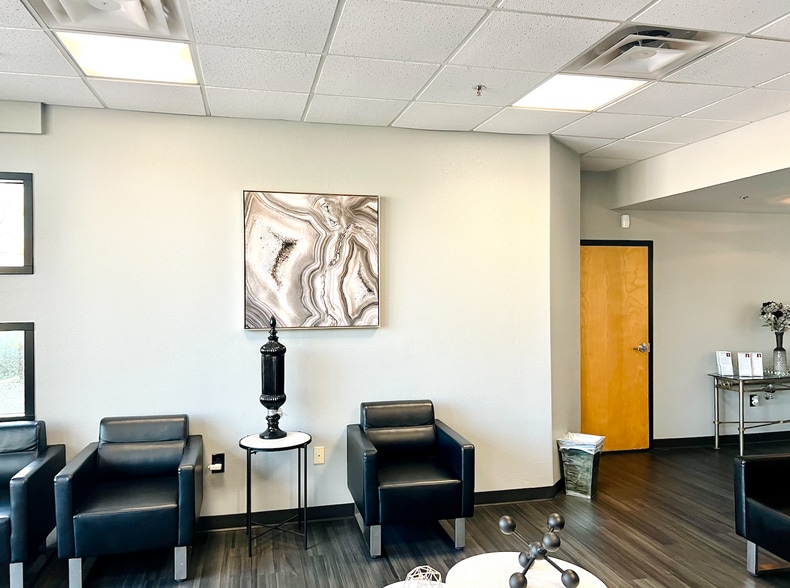 More Photos Of 8801 W Union Hills Dr, Peoria Medical For Lease