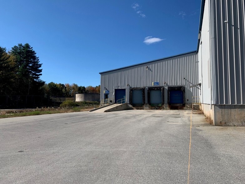 More Photos Of 586 Lewiston Junction Rd, Auburn Distribution For Sale