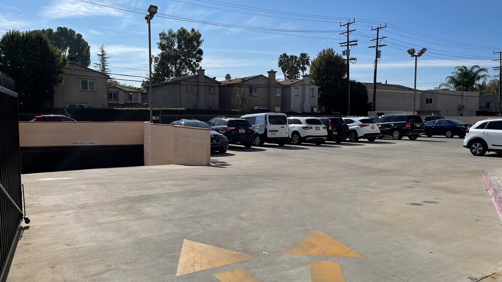 More Photos Of 22122-22126 Sherman Way, Canoga Park Office For Lease