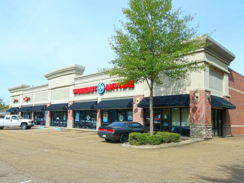 More Photos Of 1290 E County Line Rd, Ridgeland Storefront For Lease