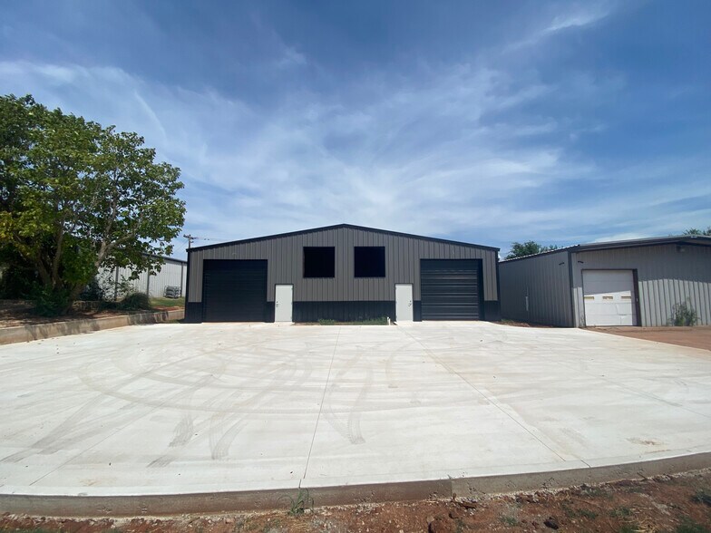 Primary Photo Of 8610 N Classen Blvd, Oklahoma City Warehouse For Lease