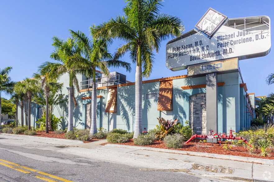 Primary Photo Of 3210 Cleveland Ave, Fort Myers Office For Lease