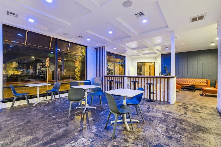 More Photos Of 2135-2147 Westheimer Rd, Houston Unknown For Lease