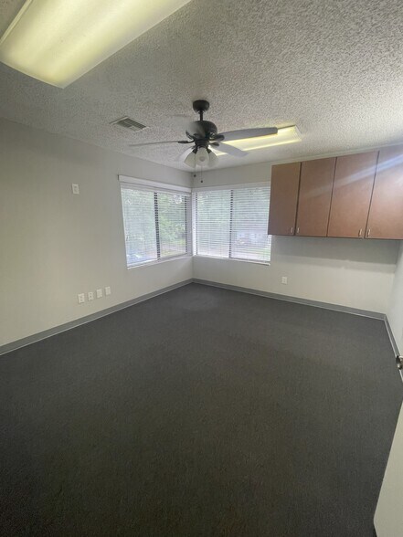 More Photos Of 2021 Art Museum Dr, Jacksonville Loft Creative Space For Sale