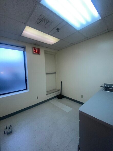 More Photos Of 9101 4th Ave, Brooklyn Medical For Lease
