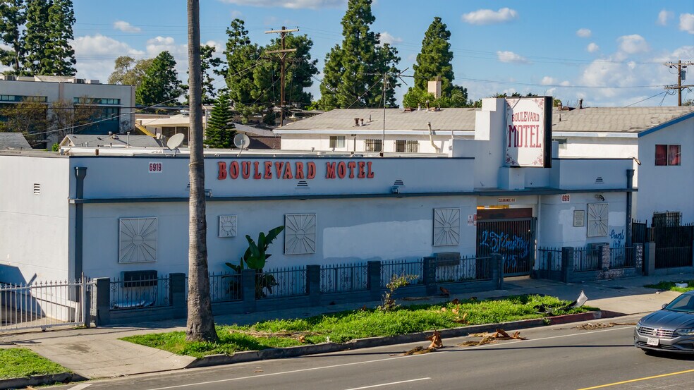 Primary Photo Of 6919 S Figueroa St, Los Angeles Hotel For Sale