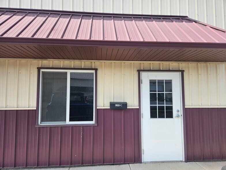 More Photos Of 1299 Leah Rd, Morris Warehouse For Lease