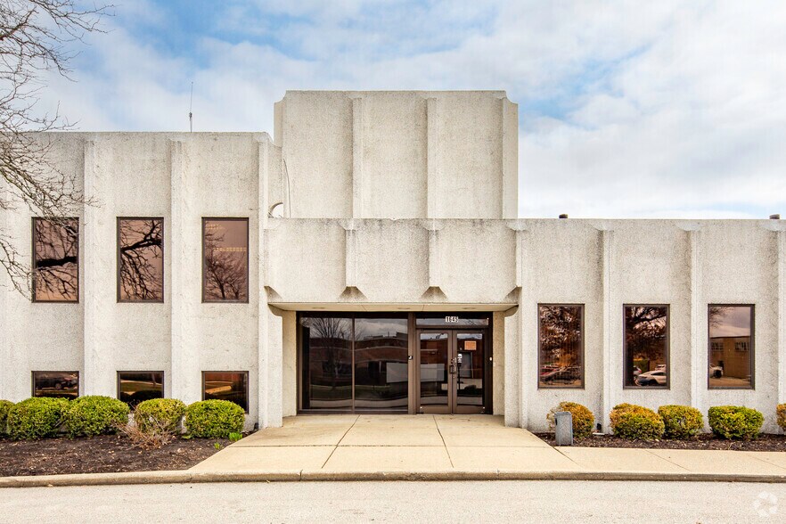 More Photos Of 1645 Birchwood Ave, Des Plaines Office For Sale