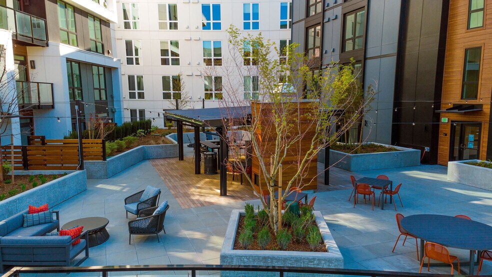 More Photos Of 11811-11821 NE 128th St, Kirkland Multifamily For Sale