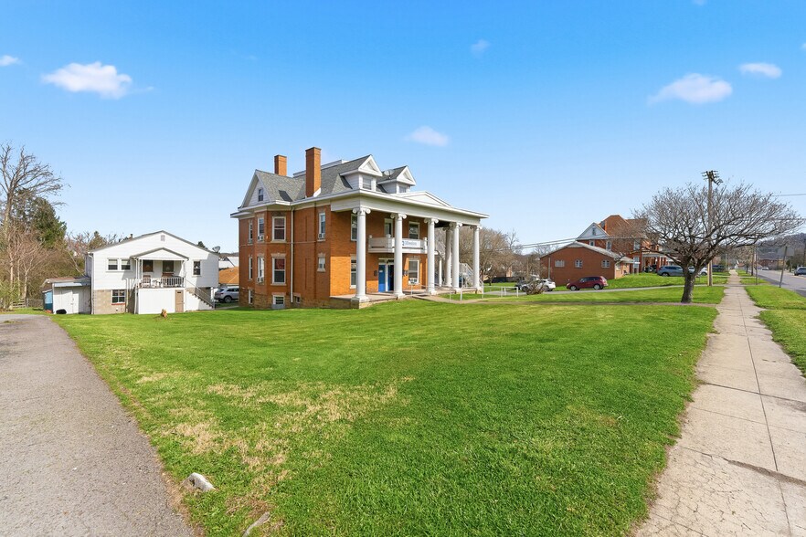 More Photos Of 1042 Morgantown Ave, Fairmont Specialty For Sale