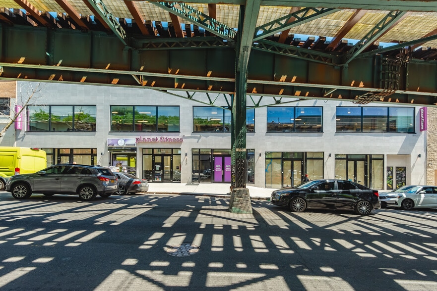 More Photos Of 2070 Jerome Ave, Bronx Freestanding For Sale