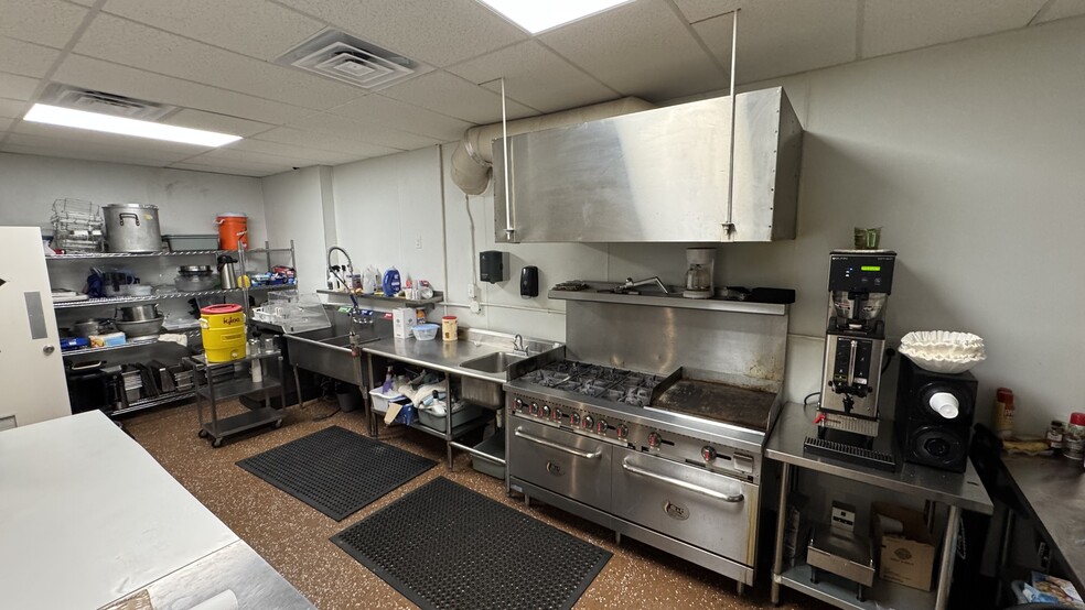 More Photos Of 5445 E 29th St, Kansas City Religious Facility For Sale