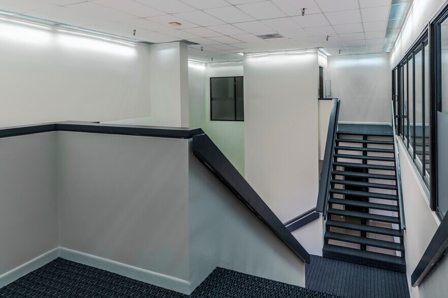 More Photos Of 5400 NW 35th Ave, Fort Lauderdale Warehouse For Lease