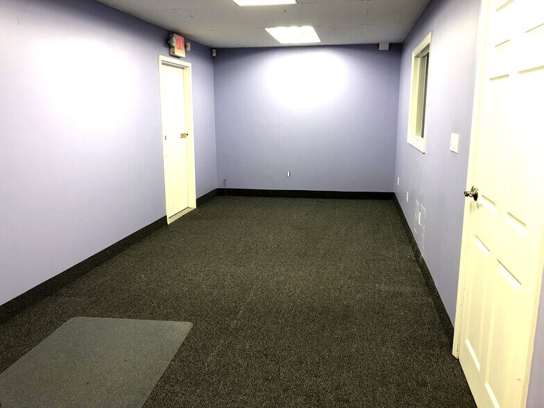 More Photos Of 1122-1124 E Ridge Rd, Rochester General Retail For Sale