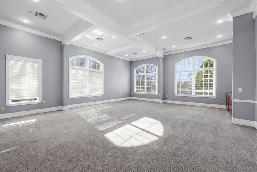 More Photos Of 6470 Georgia 400, Cumming Medical For Sale