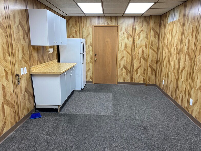 More Photos Of 7014 Spencer Hwy, Pasadena Loft Creative Space For Lease