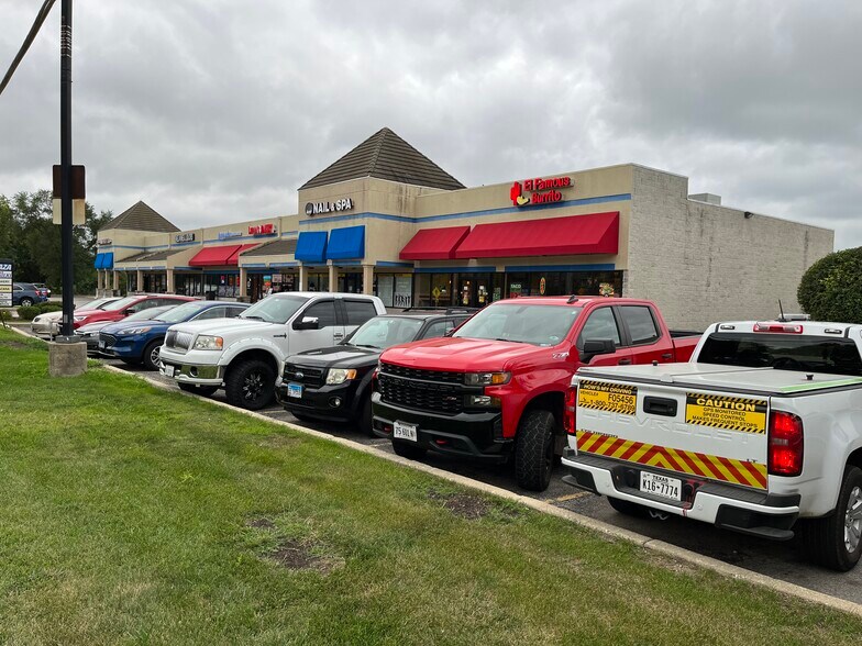 More Photos Of 250-294 Mchenry Rd, Wheeling Unknown For Lease