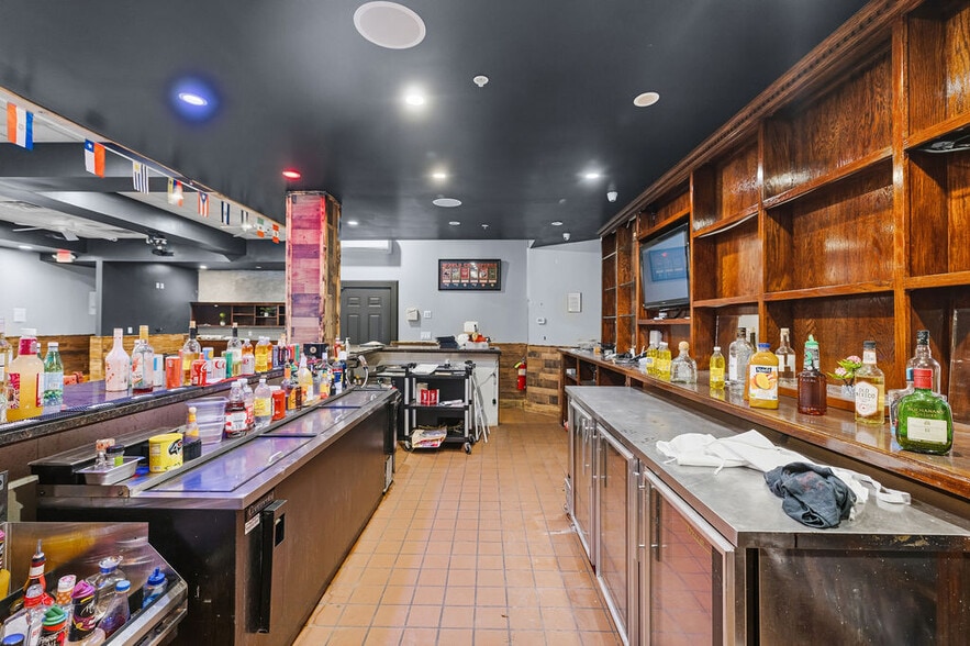 More Photos Of 159 S Main St, Fall River General Retail For Sale