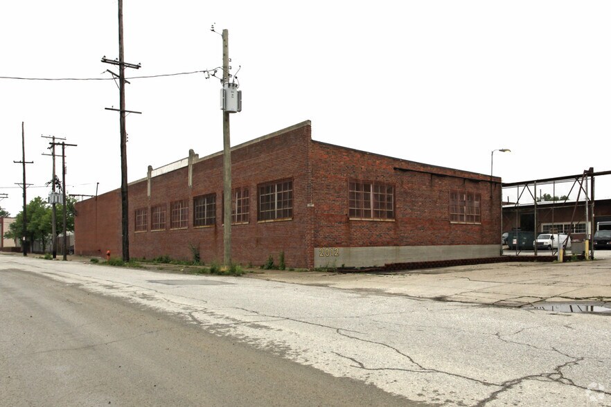 More Photos Of 2012 Northwestern Pky, Louisville Warehouse For Lease