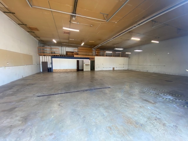 More Photos Of 1050 Glory Rd, Green Bay Flex For Lease