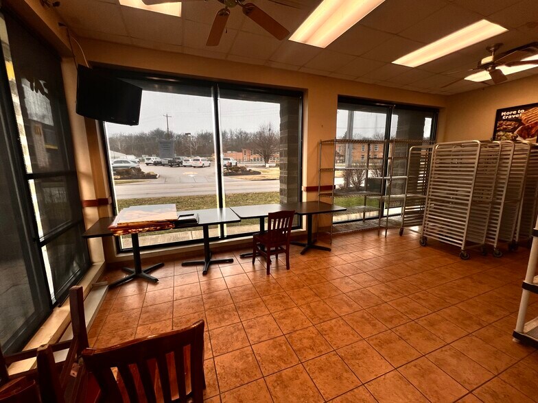 More Photos Of 920 Loveland-Madeira Rd, Loveland Storefront For Lease