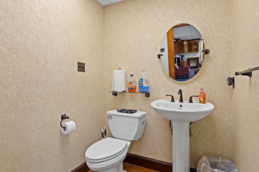 More Photos Of 3698 E Marshall Ave, Longview Warehouse For Lease