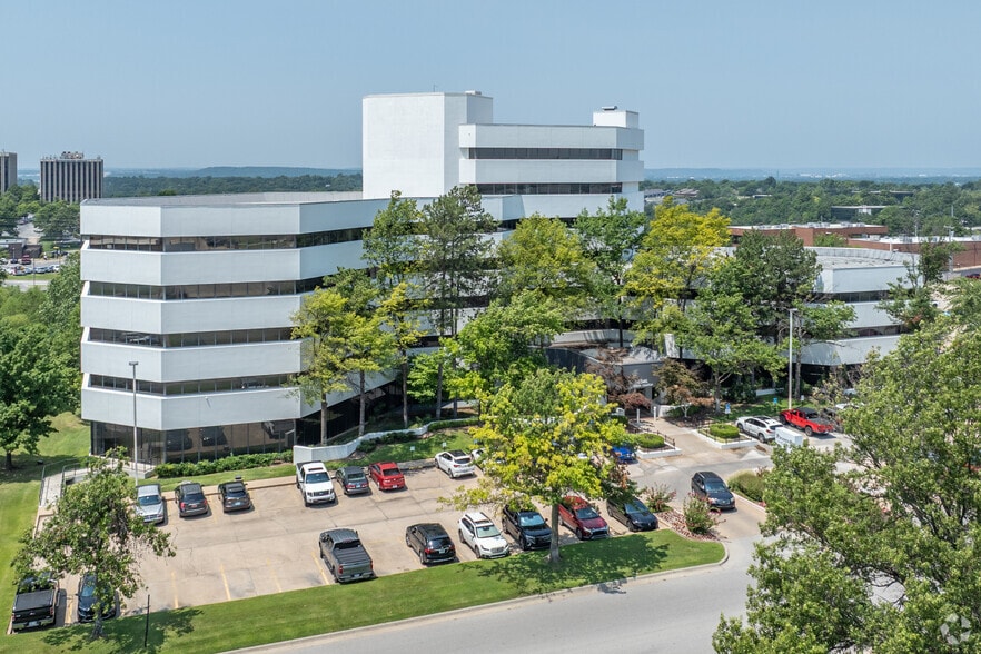 Primary Photo Of 6846 S Canton Ave, Tulsa Unknown For Lease