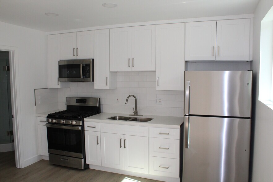 More Photos Of 122-126 1/2 S Berendo St, Los Angeles Apartments For Sale