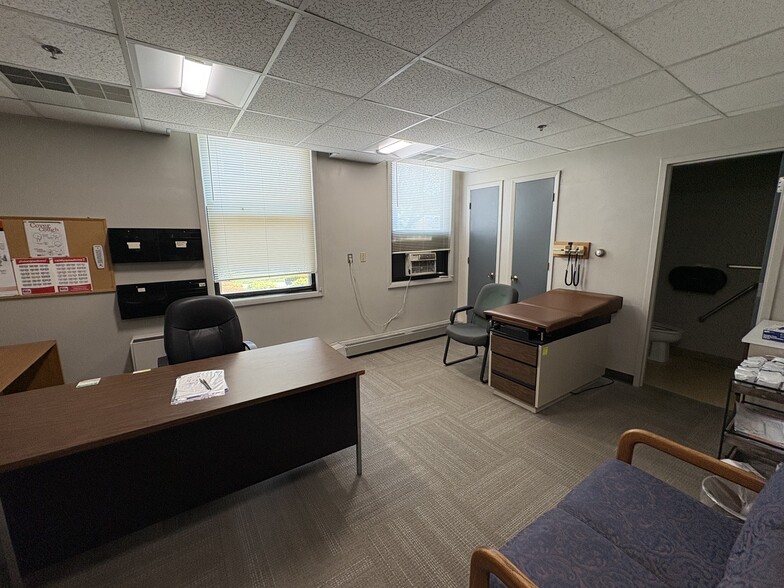 More Photos Of 411 W Division St, Manteno Flex For Sale