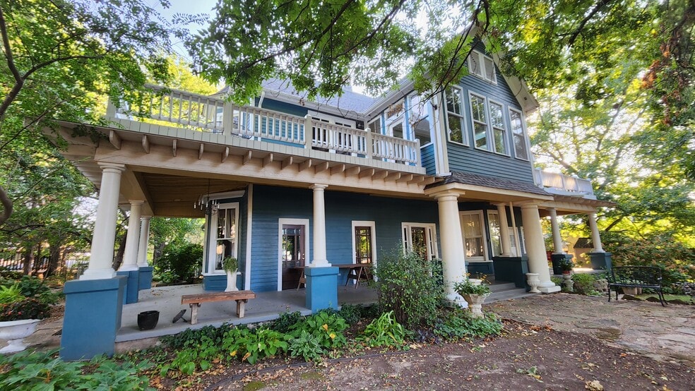 More Photos Of 224 W Chickasaw St, Tahlequah Hospitality For Sale
