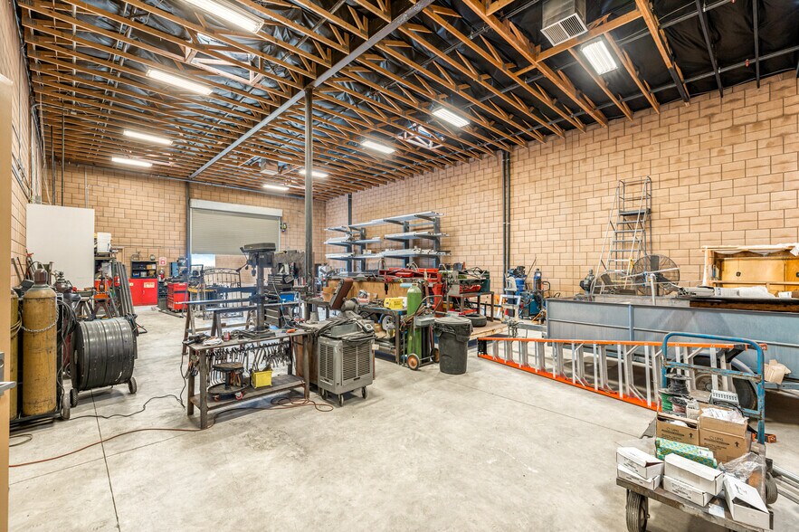 More Photos Of 3301 Micro Pl, Palm Springs Manufacturing For Lease