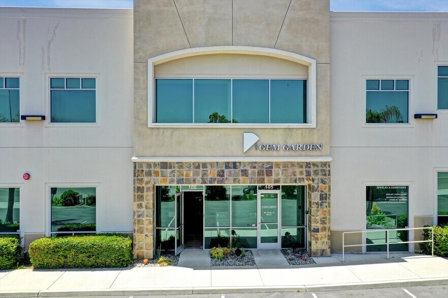 More Photos Of 250 S Pacific St, San Marcos Flex For Lease