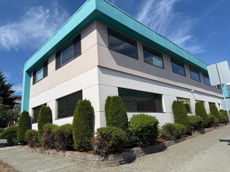 More Photos Of 4201 Aurora Ave N, Seattle Office For Sale