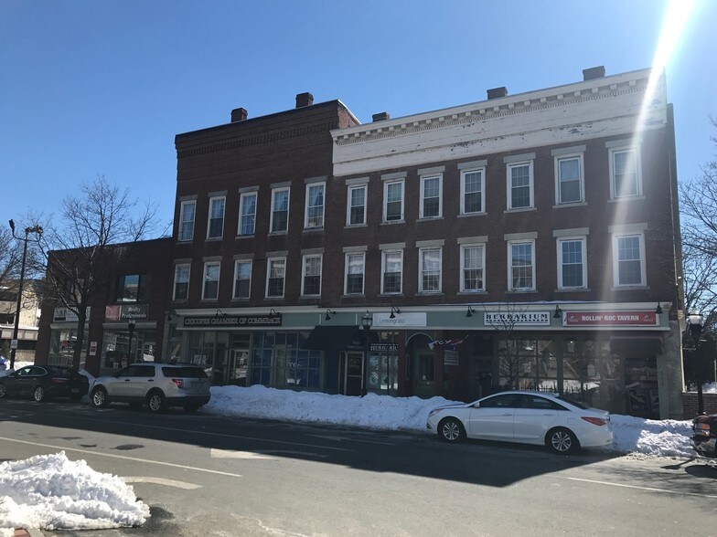 More Photos Of 264 Exchange St, Chicopee Storefront Retail Residential For Lease