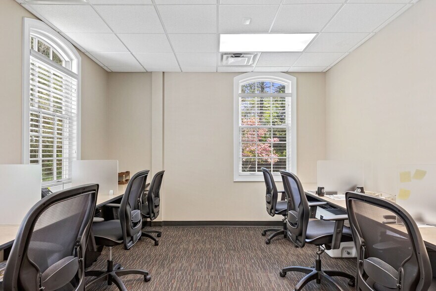 More Photos Of 3705 Kennett Pike, Greenville Office For Lease