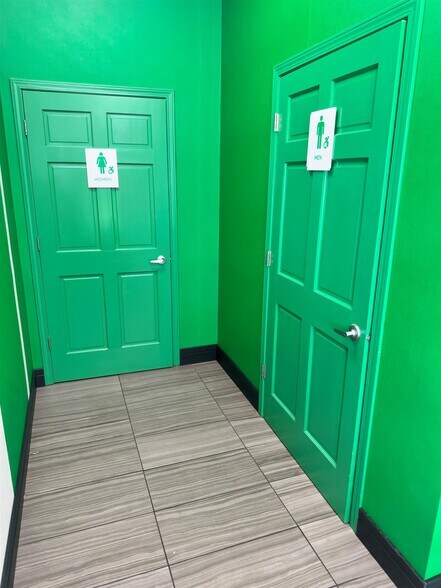 More Photos Of 12180 Center Rd, Durand Service Station For Sale