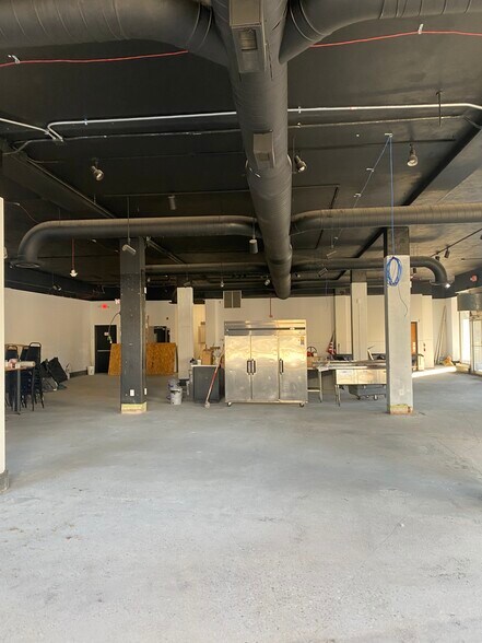 More Photos Of 319 N Wayne St, Piqua Loft Creative Space For Lease