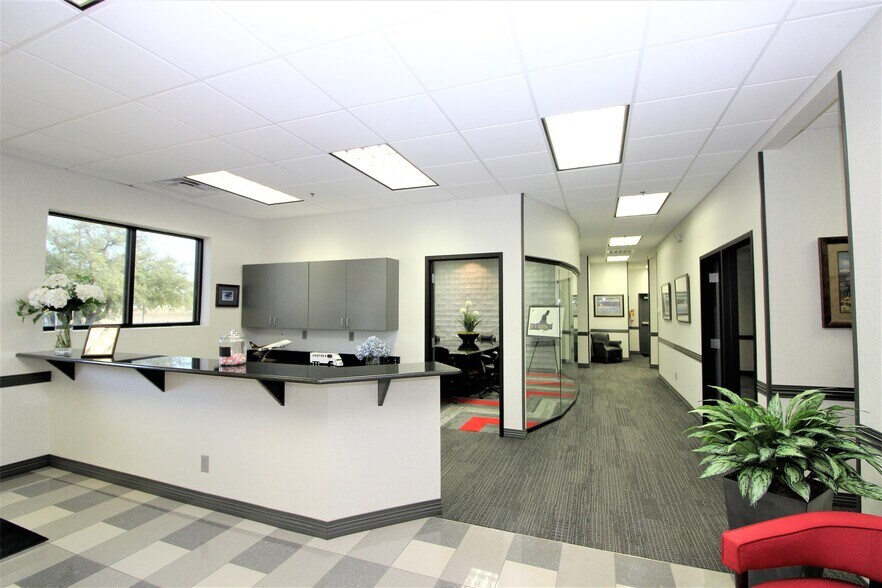 More Photos Of 1101 Woods St, Gainesville Warehouse For Sale