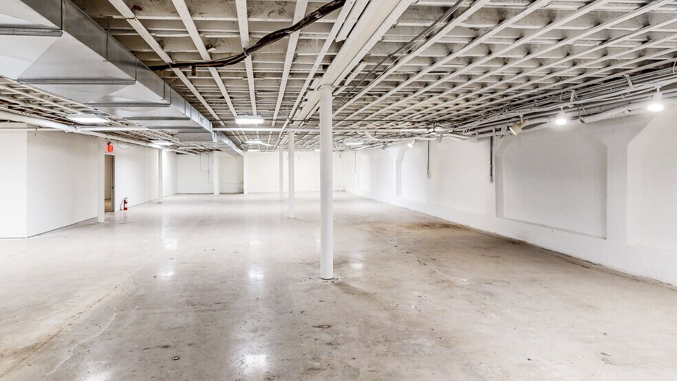 More Photos Of 124 College St, Asheville Office Residential For Sale