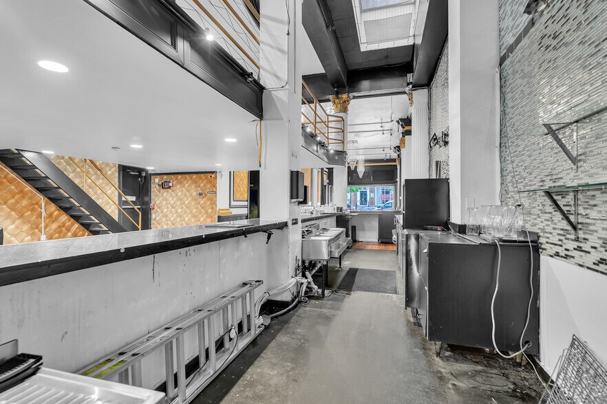 More Photos Of 518 N Charles St, Baltimore Storefront Retail Office For Sale